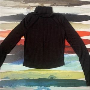 Cropped Light Turtle Neck Sweater